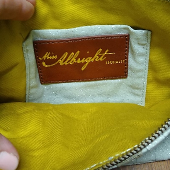 A Miss Albright clutch - Picture 2 of 4